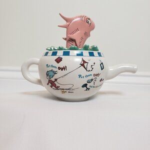 Dr. Suess 2001 Fish in the Pot Edition 1 Hallmark Vintage Figurine VTG